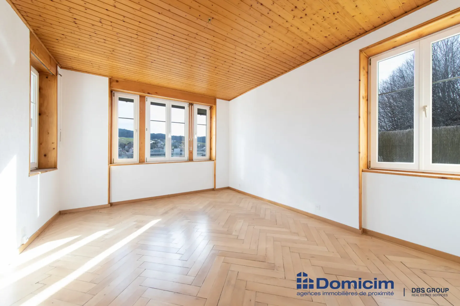 Rental income building with 6 units, fully rented