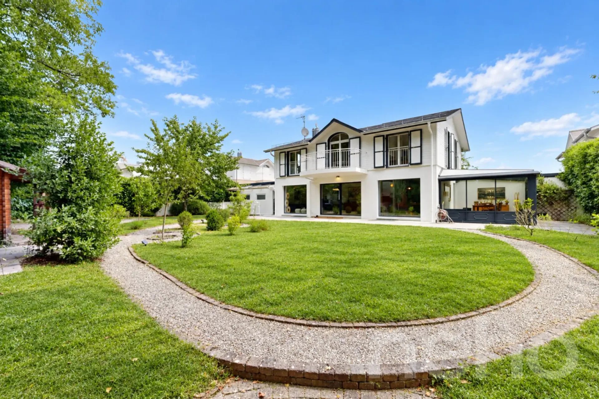 Prästigieuse Villa für die Familie mit großem Garten in Vandoeuvres