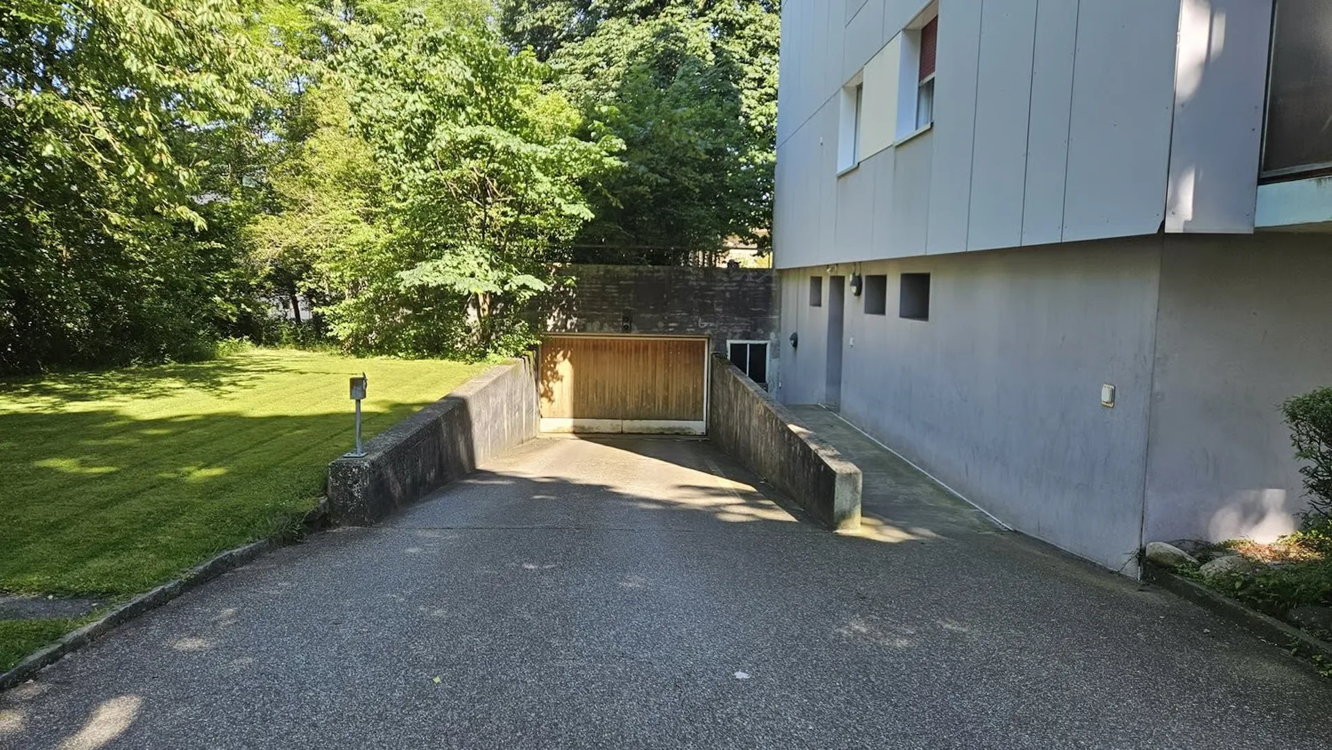 Günstiger Einstellhallenplatz in 3008 Bern!
