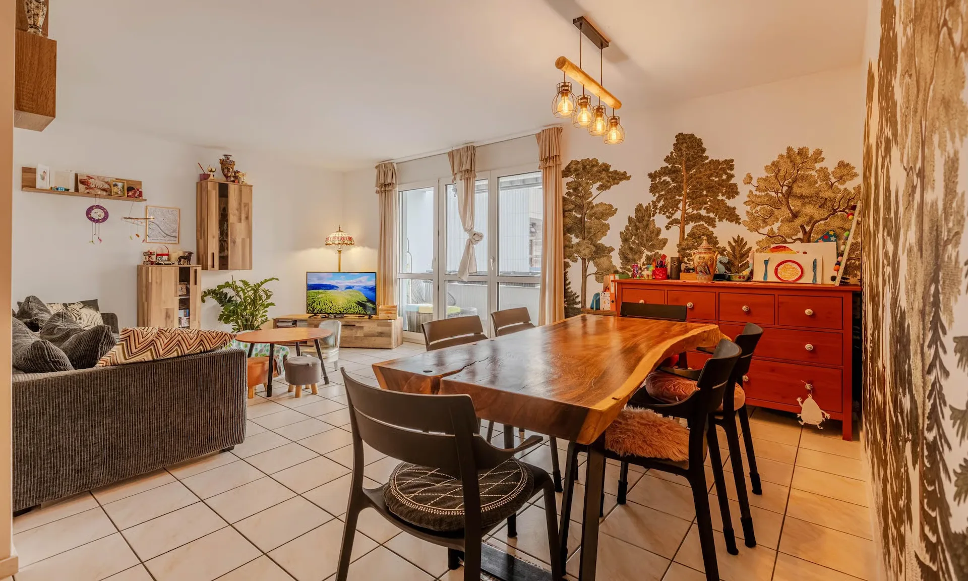 Geschäftlich - Helles 4.5-Zimmer-Wohnung mit Terrasse in Morbio Inferiore
