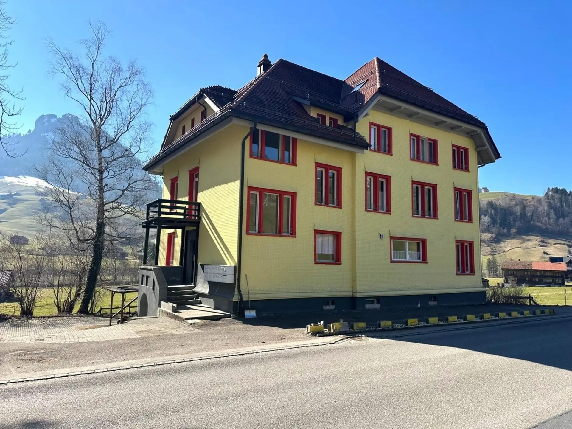 Helle 2.5-Zimmer-Wohnung mit schöner Aussicht in Stein SG