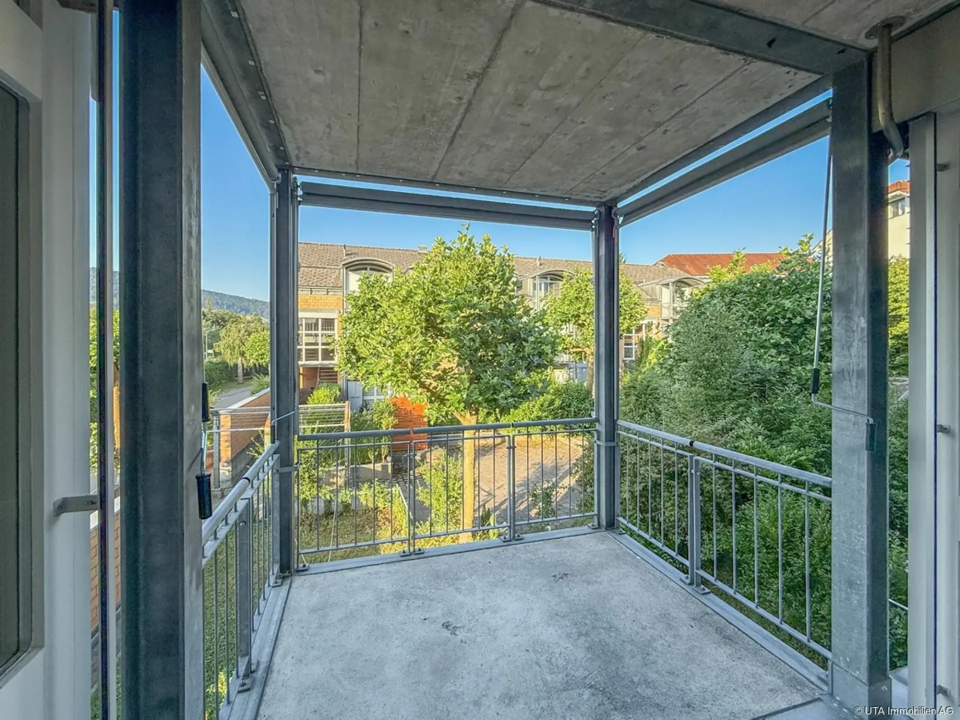 Beautiful bright apartment with new construction standard