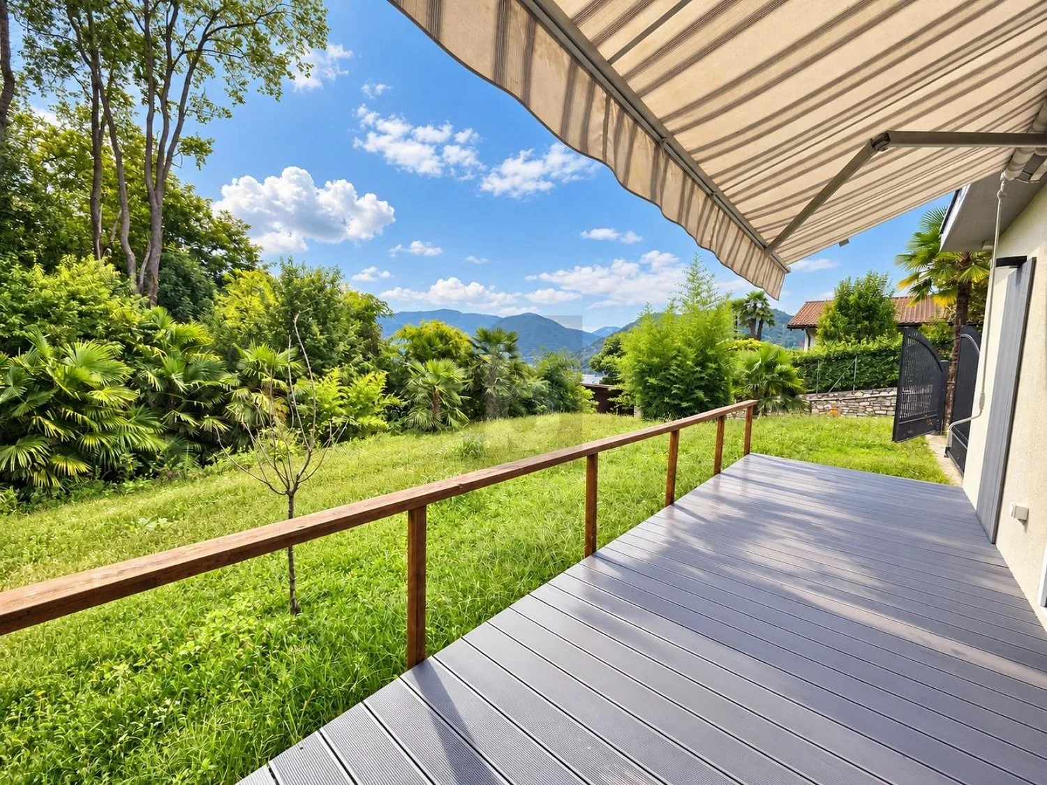 GRAZIOSA,IMMERSA NEL VERDE CON TERRAZZA