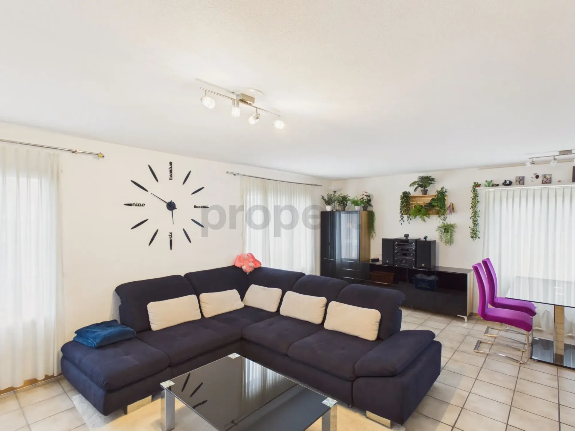 Modernes 2.5-Zimmer-Apartment mit Balkon, Sutz-Lattrigen