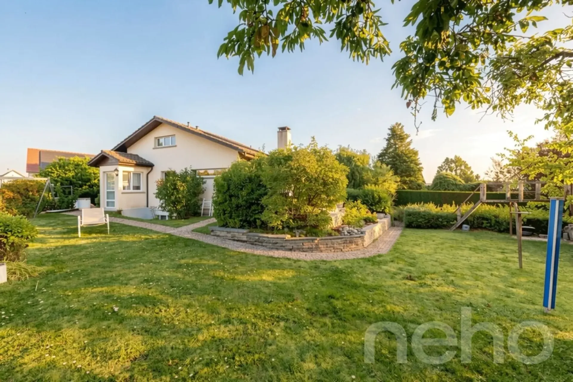 Helles Familienhaus mit Garten und Potenzial für ein Studio