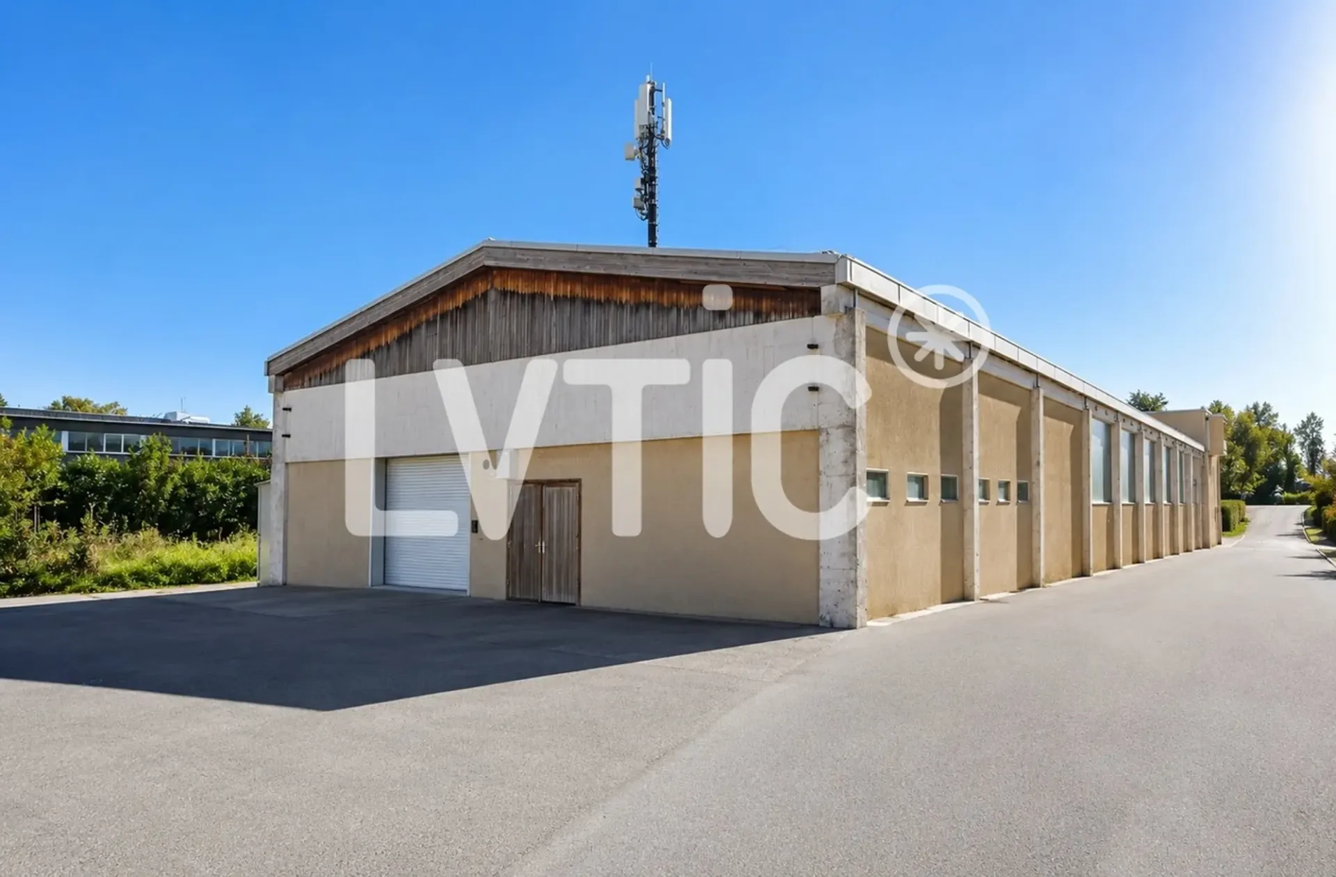 Halle, Lager von 1240 m2 teilbar zu vermieten in Saint-Sulpice