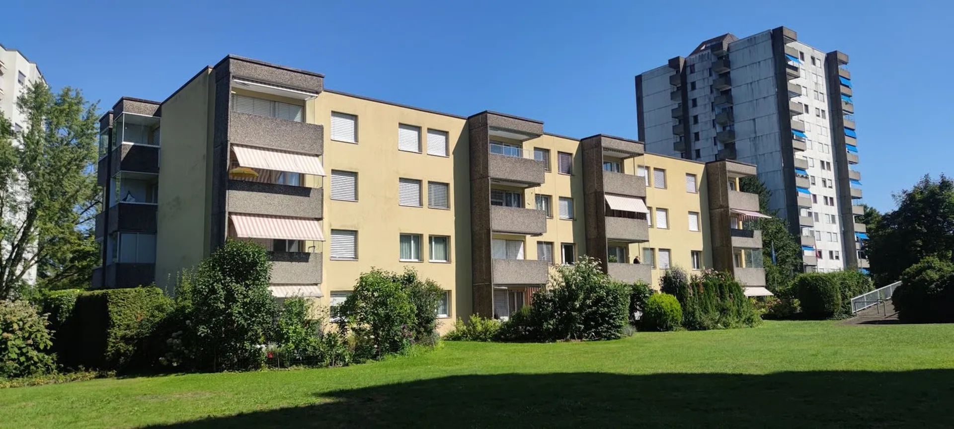 Helle und ruhige 3.5-Zimmer-Wohnung im 2. OG mit 2 Balkonen und Aussicht in Dietikon