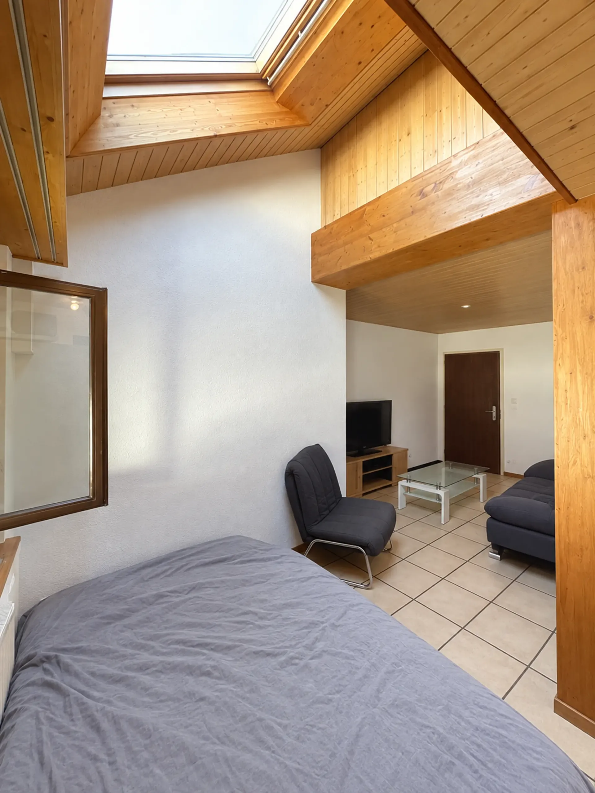 Studio on the 3rd floor with communal terrace