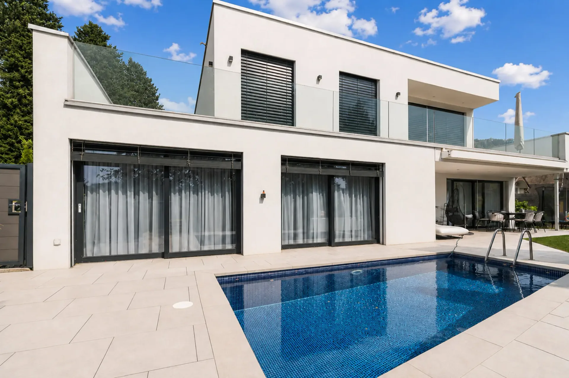 Maison unifamiliale neuve avec piscine et vue panoramique