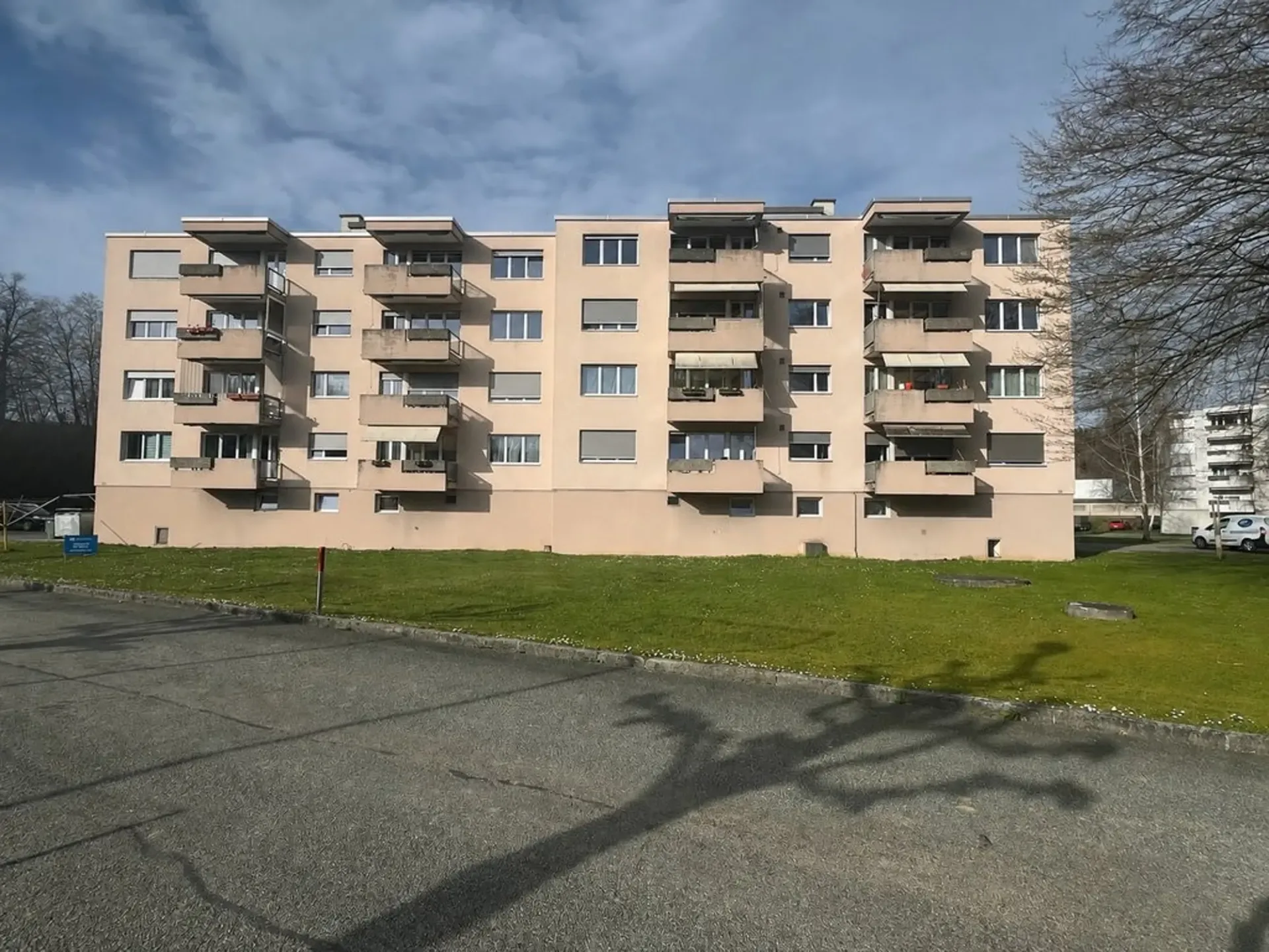 Wohnung komplett renoviert mit 3.5 Zimmern zur Miete in Porrentruy