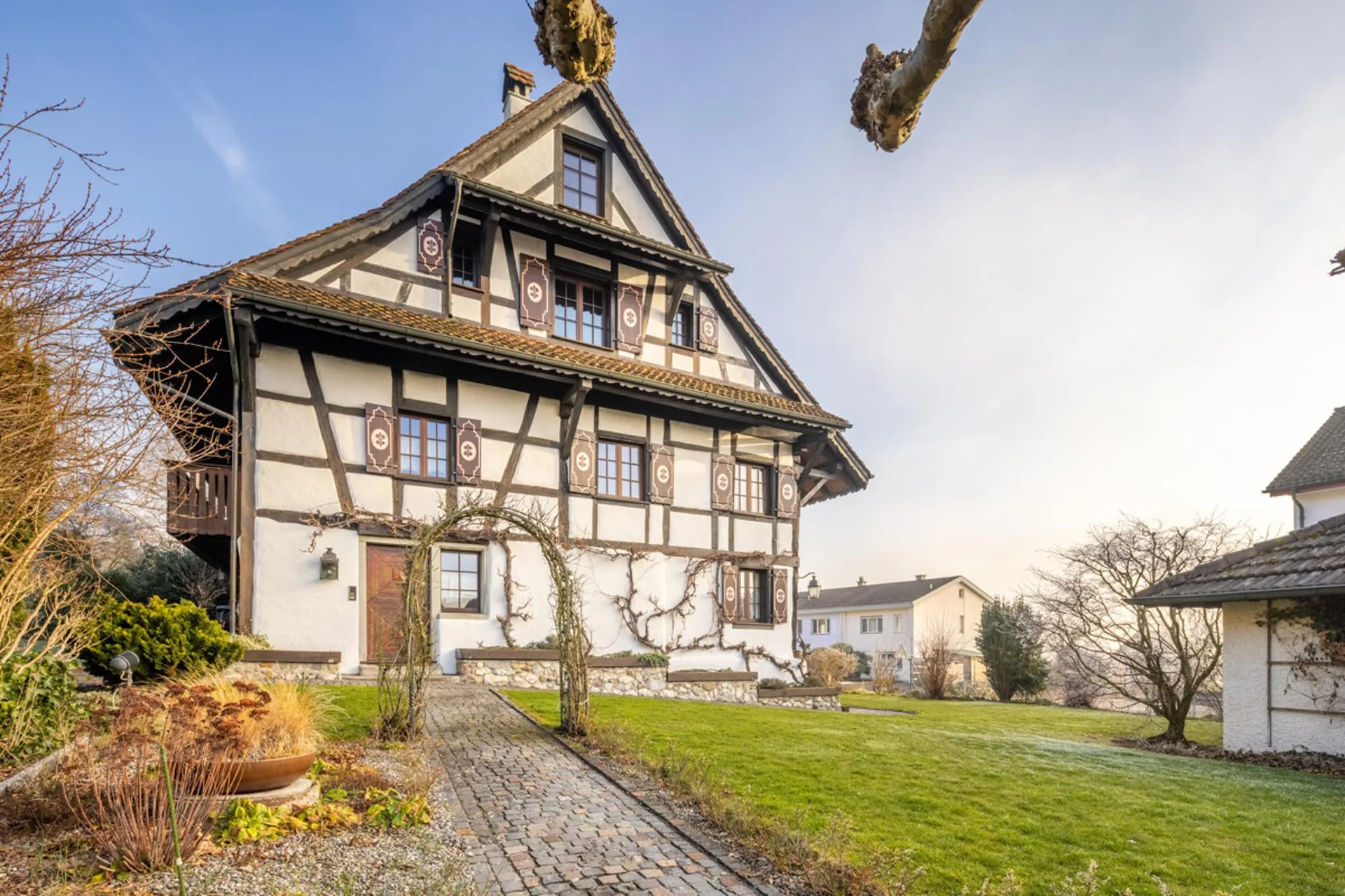 Historisches Ambiente in kernsaniertem Riegelhaus mit Gartenparadies
