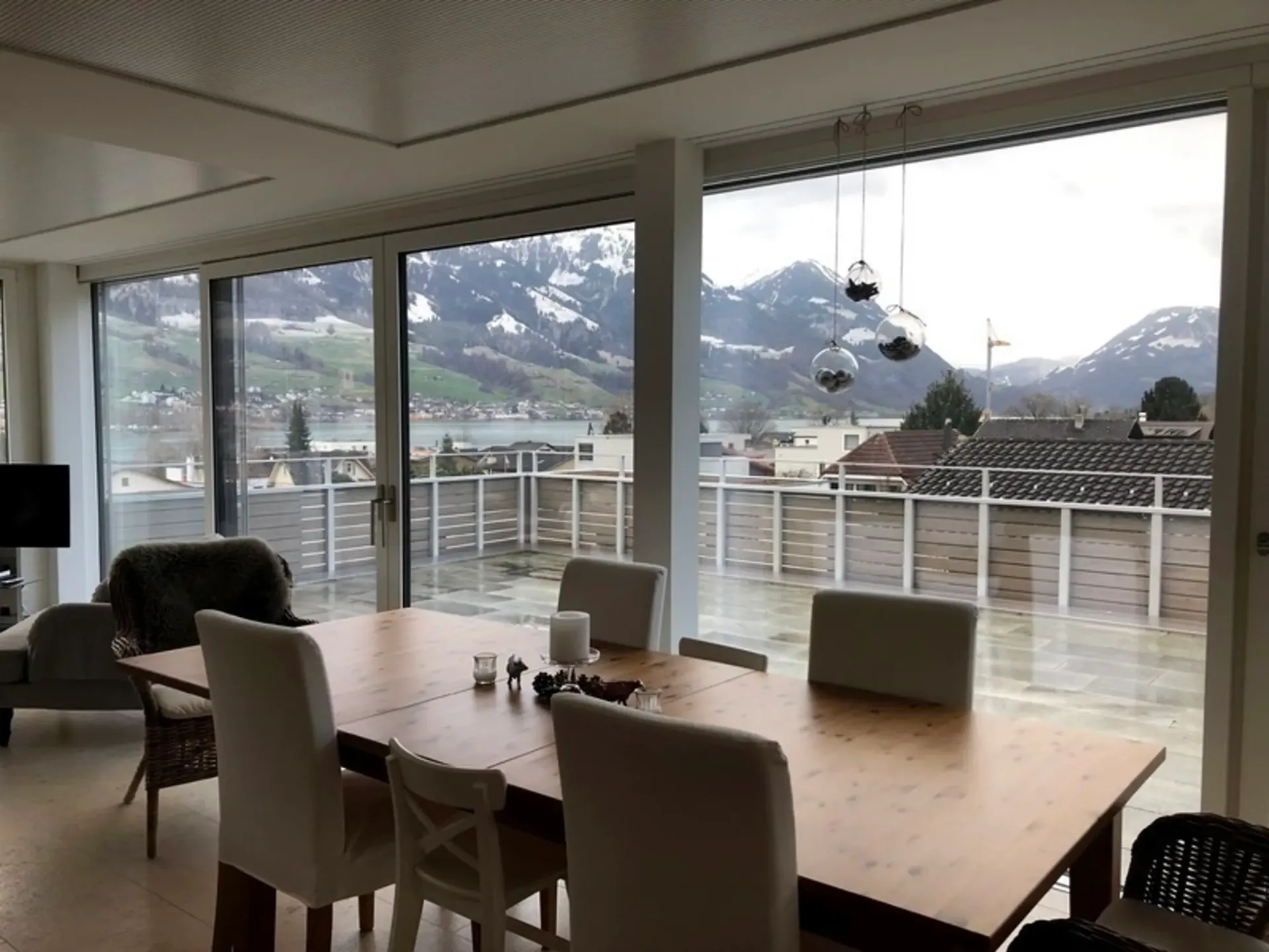 5 ZIMMER-ATTIKAWOHNUNG IN SARNEN (OW), MÖBLIERT