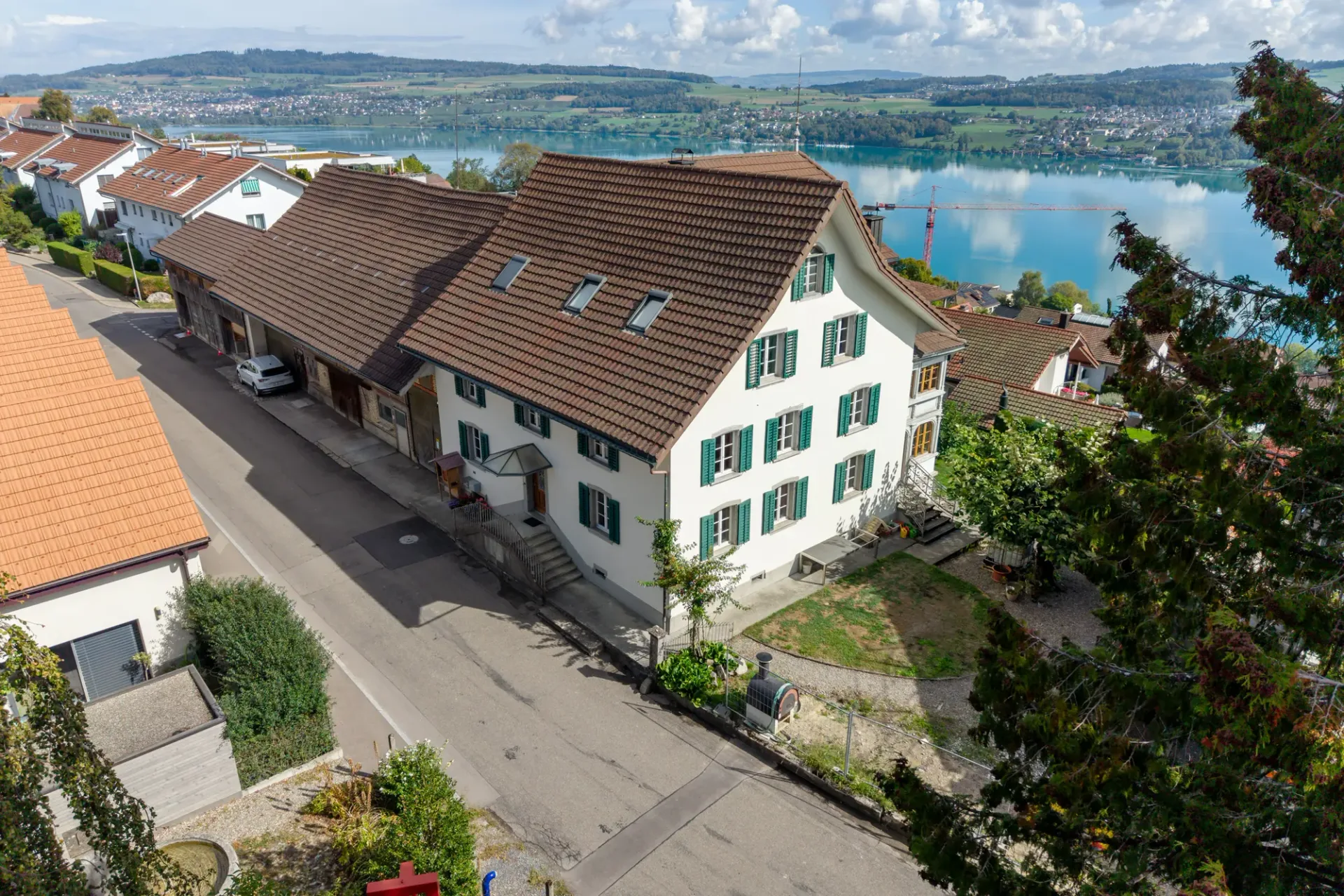 Maison Riegel historique avec grange et vue sur le Hallwilersee