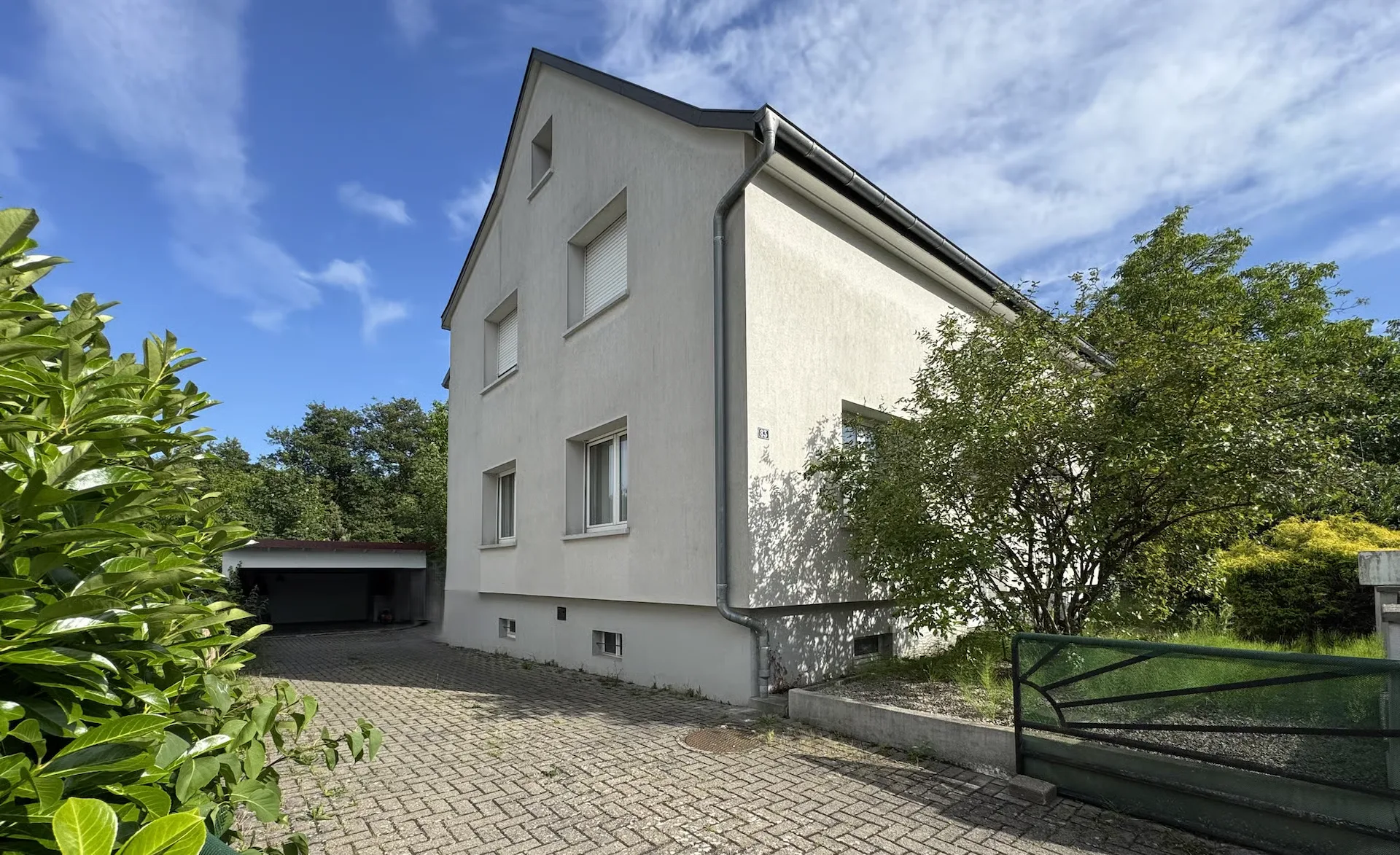 Geräumiges Familienhaus mit 153 m² auf einem 10,81 Ar Grundstück, nahe der Schweizer Grenze