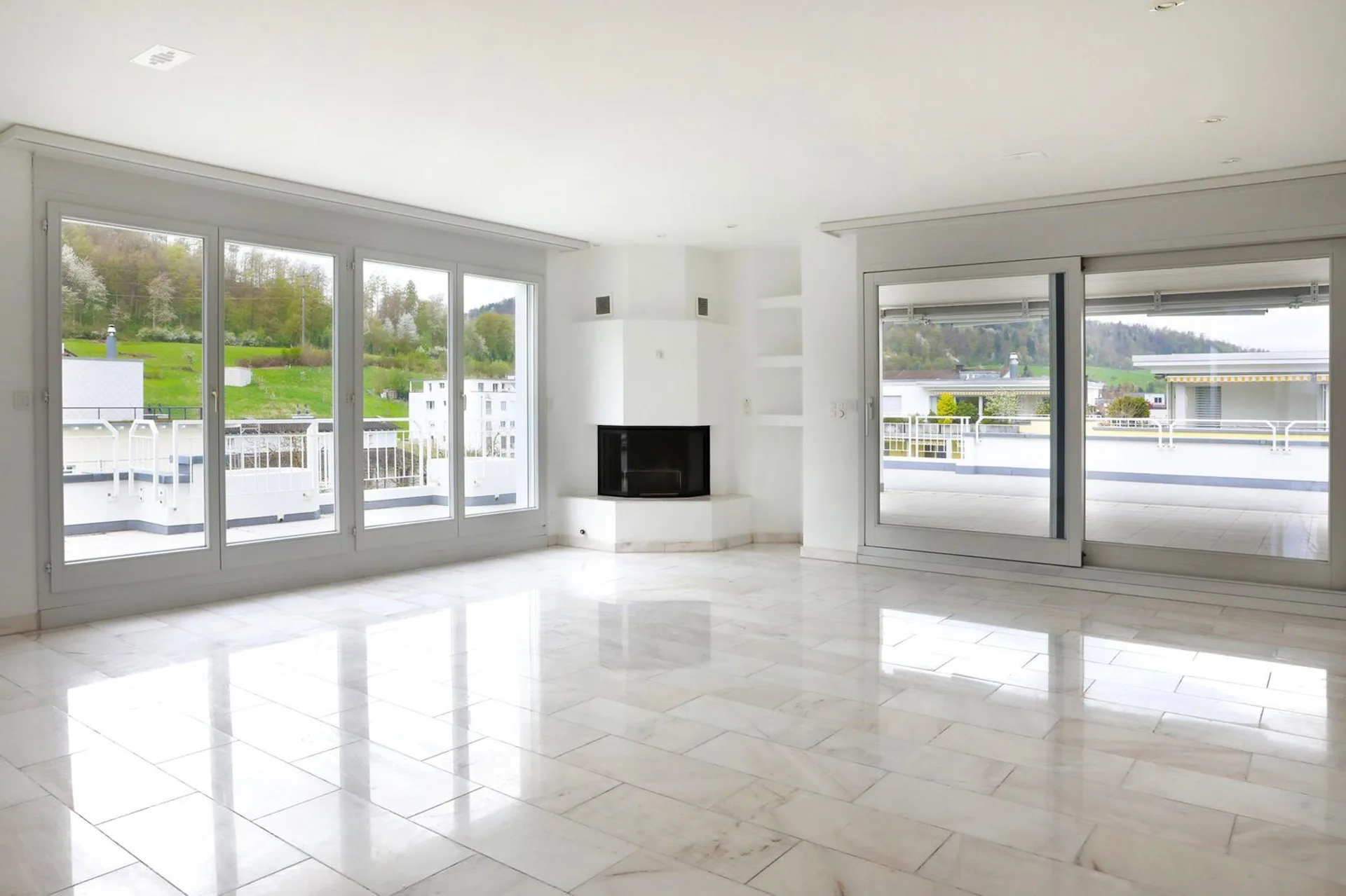 Hochwertige 6-Zimmer-Attikawohnung mit Panorama-Ausblick