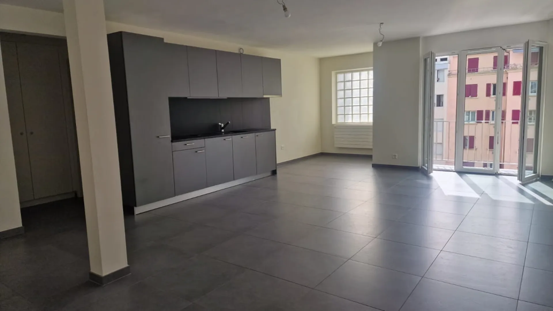 Bright 5-room apartment in Pâquis