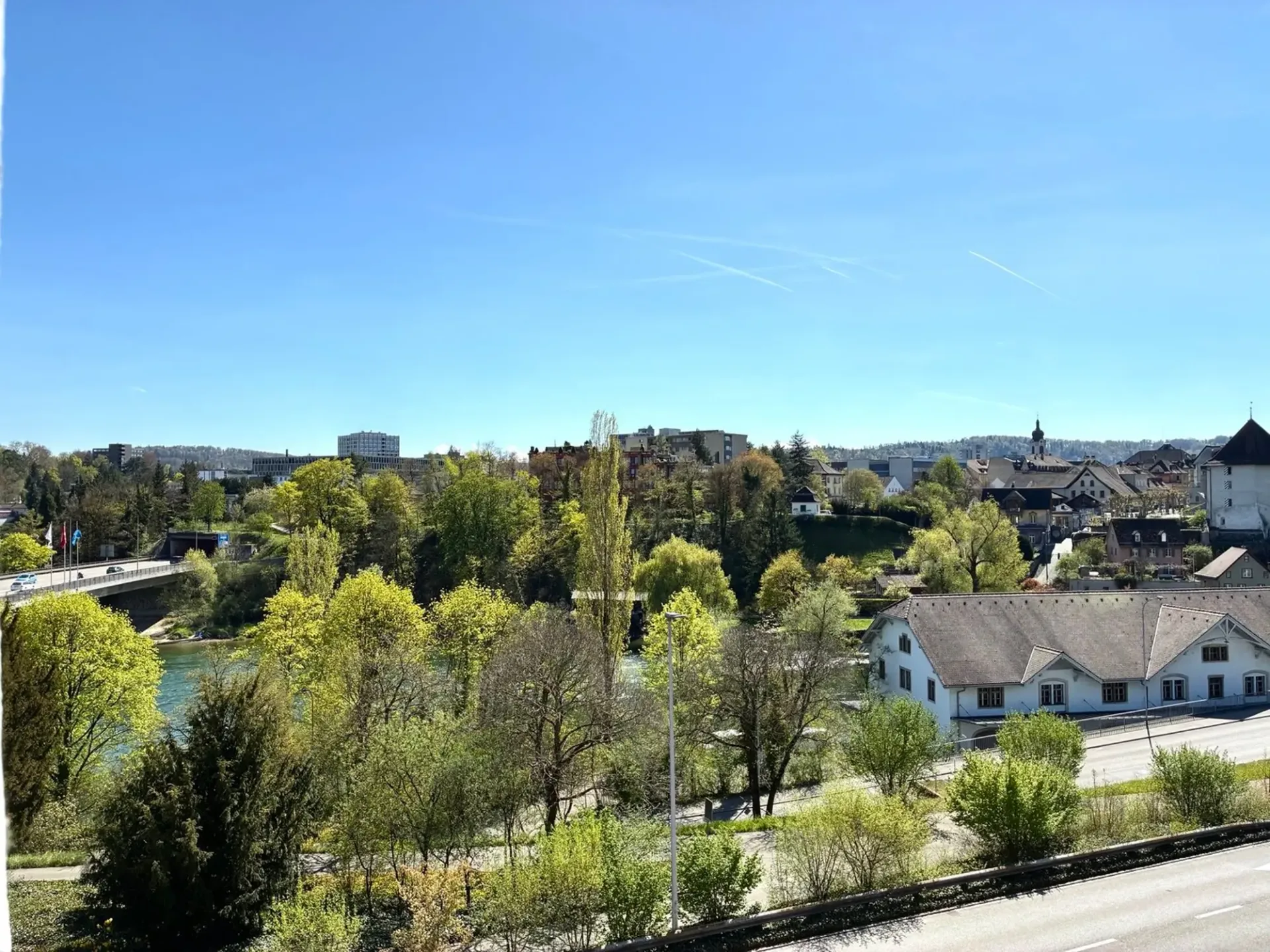 Schönes Zimmer mit Blick auf Aare