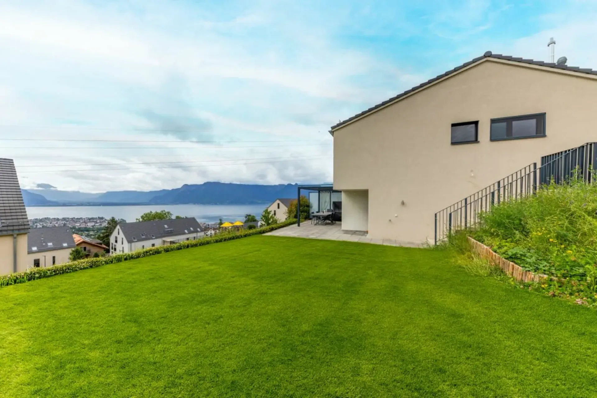 Herzlicher Empfang garantiert, Prächtige 5.5-Zimmer-Villa in Jongny