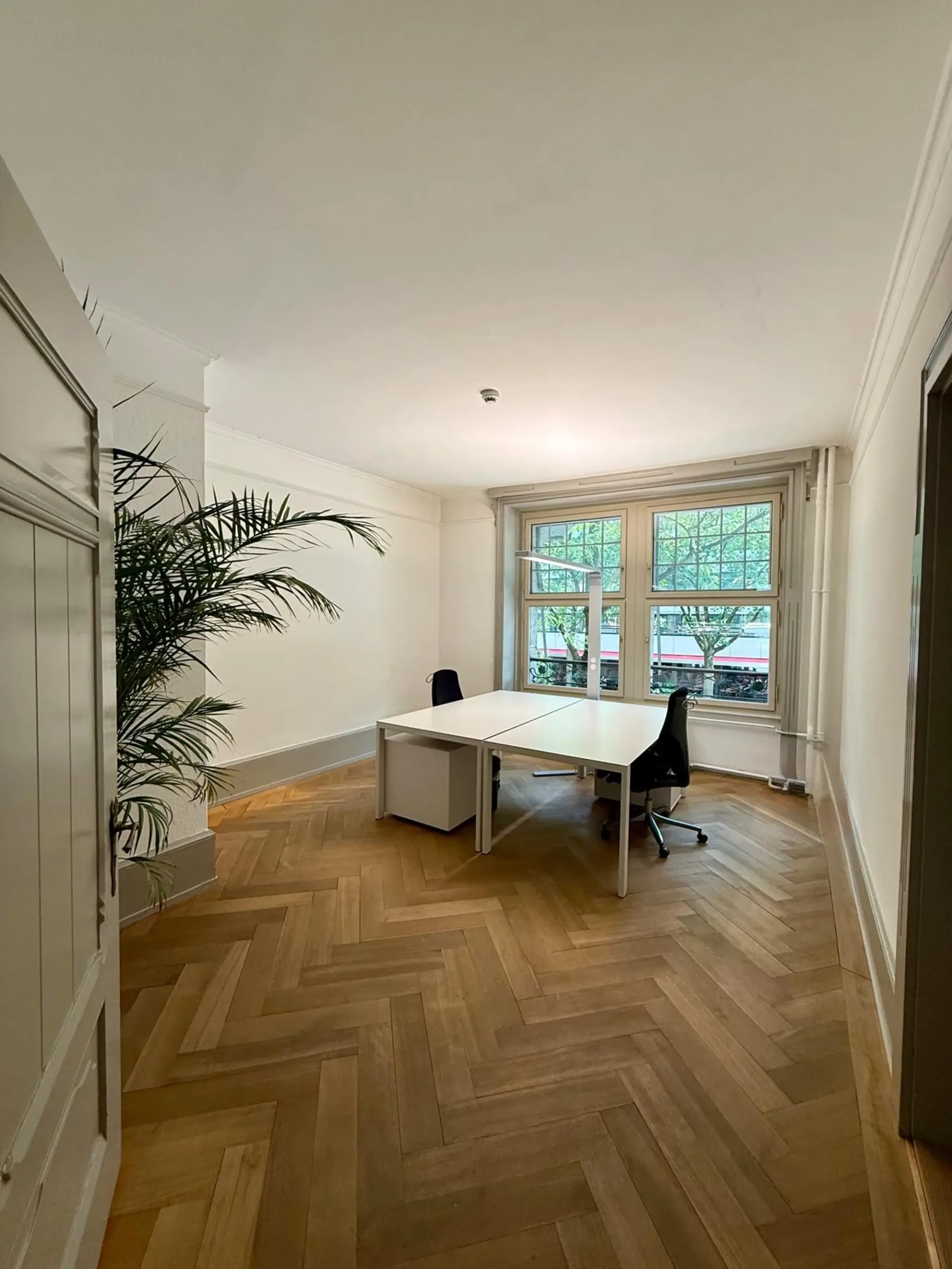 Ufficio arredato in un edificio storico elegante - Tutto incluso