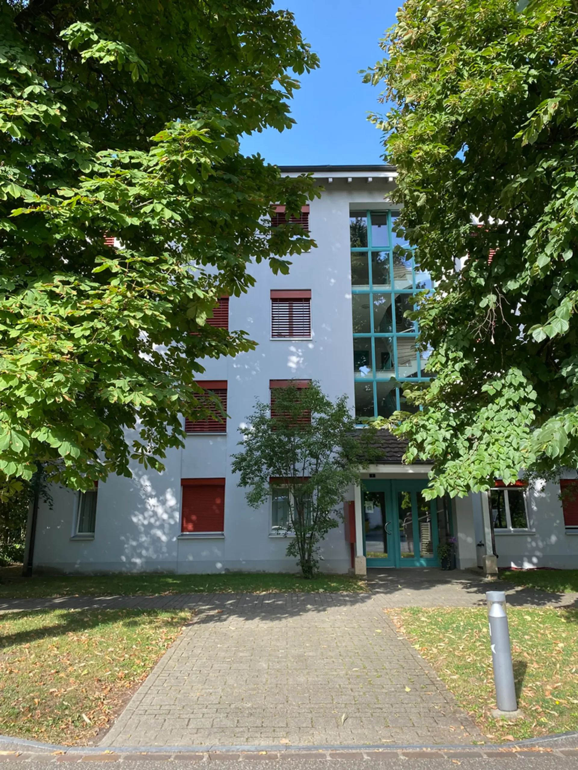 Appartamento di 4.5 locali in un quartiere residenziale naturale