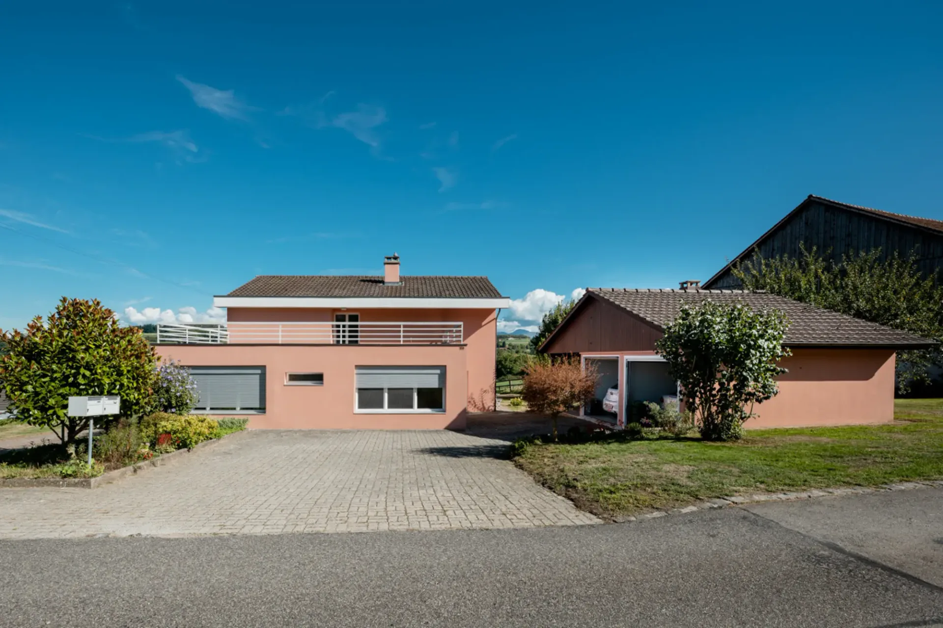 Exklusivität IMMO2Z: Einzelvilla mit 6,5 Zimmern und unabhängiger Wohnung