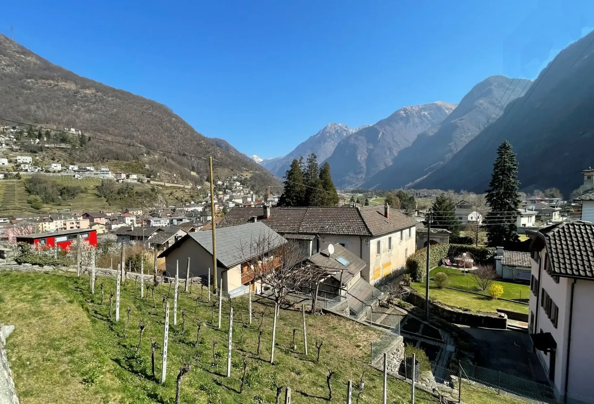 Bauland von 2370 m² mit genehmigter Baugenehmigung