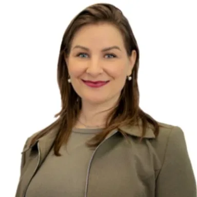 Alexandra Lang