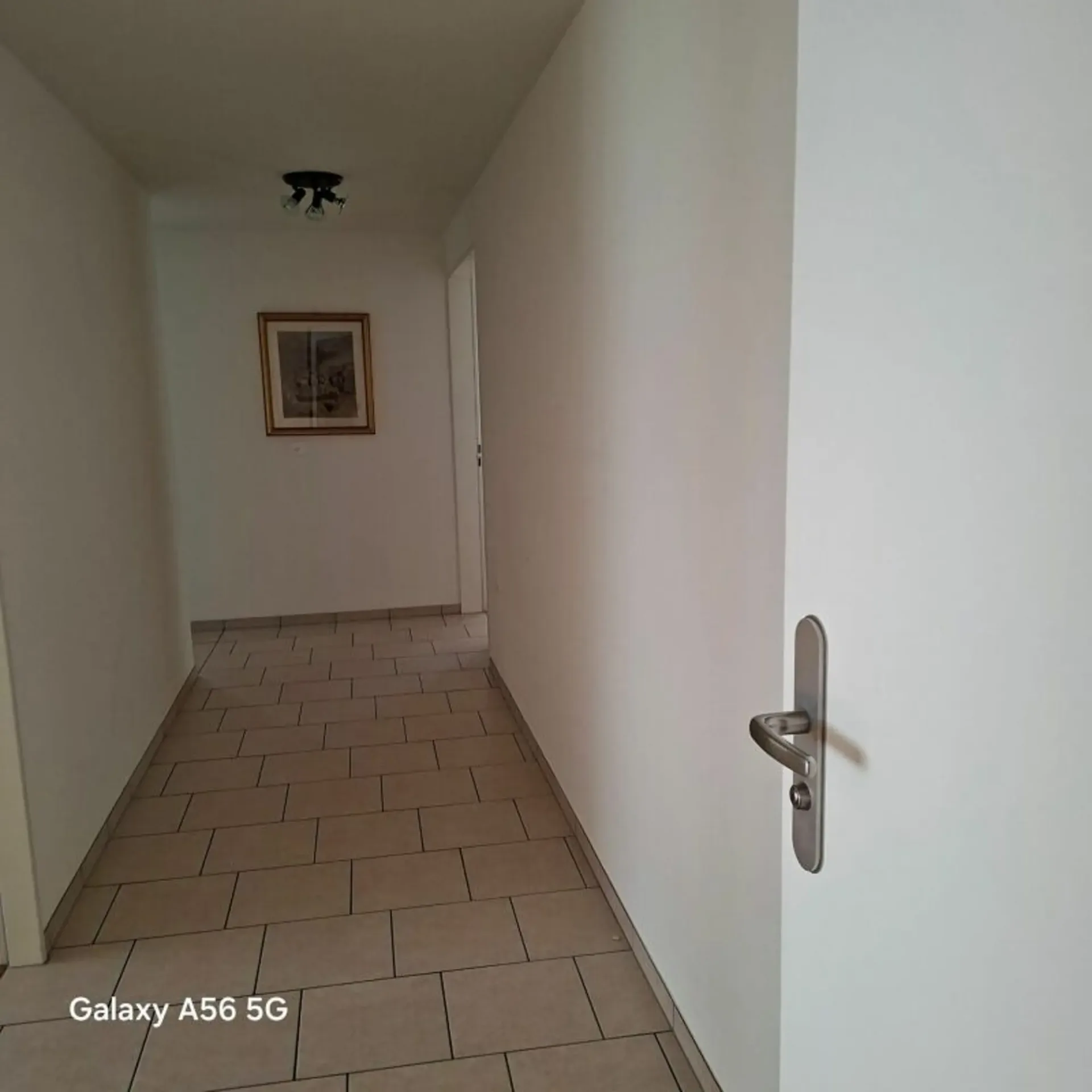 Appartamento di 3,5 locali con balcone e EHP incluso in posizione centrale