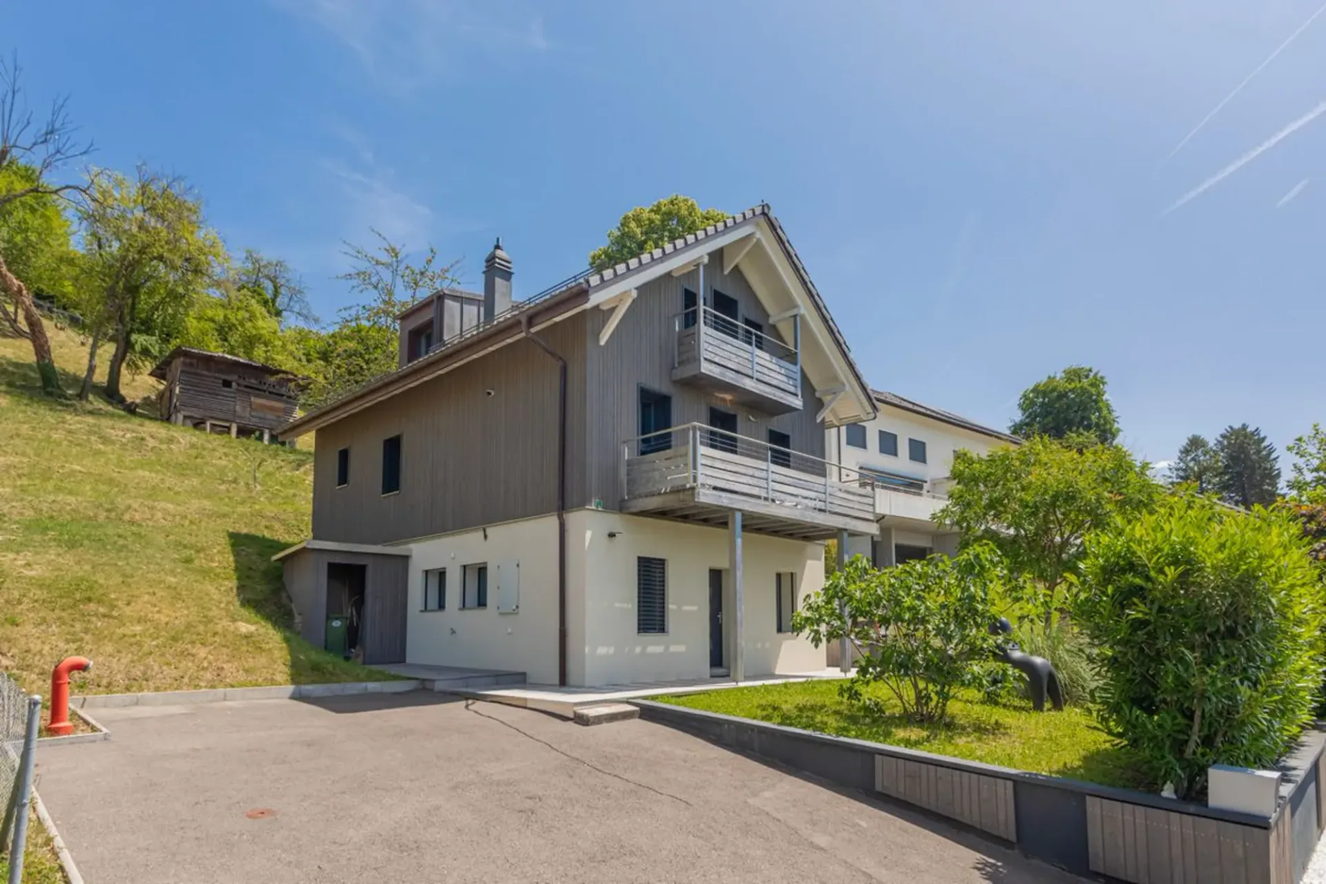 Elegantes Familienanwesen mit freier Sicht auf den Jura