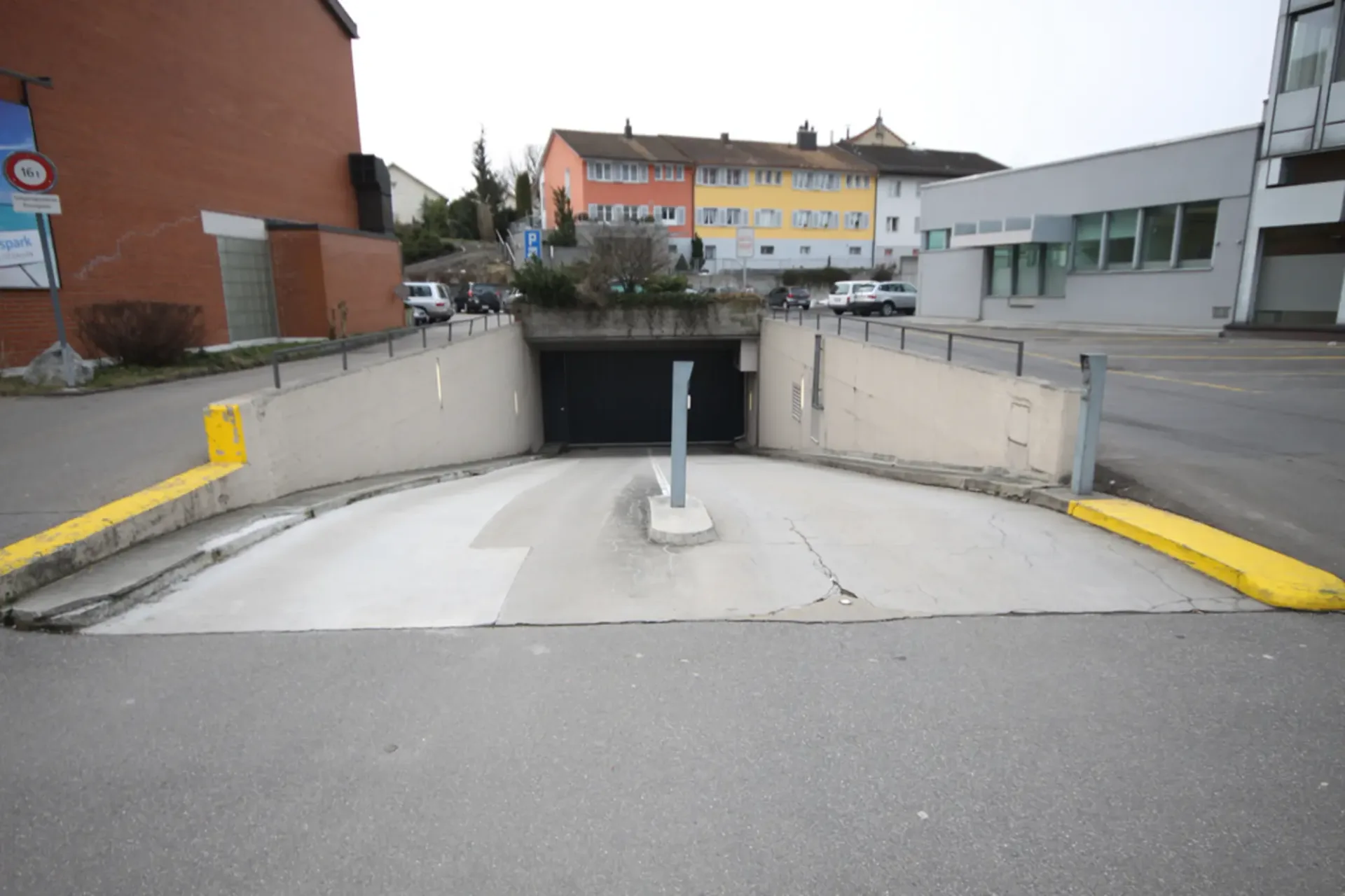 Tiefgaragenplatz - günstig. zentral in Gossau