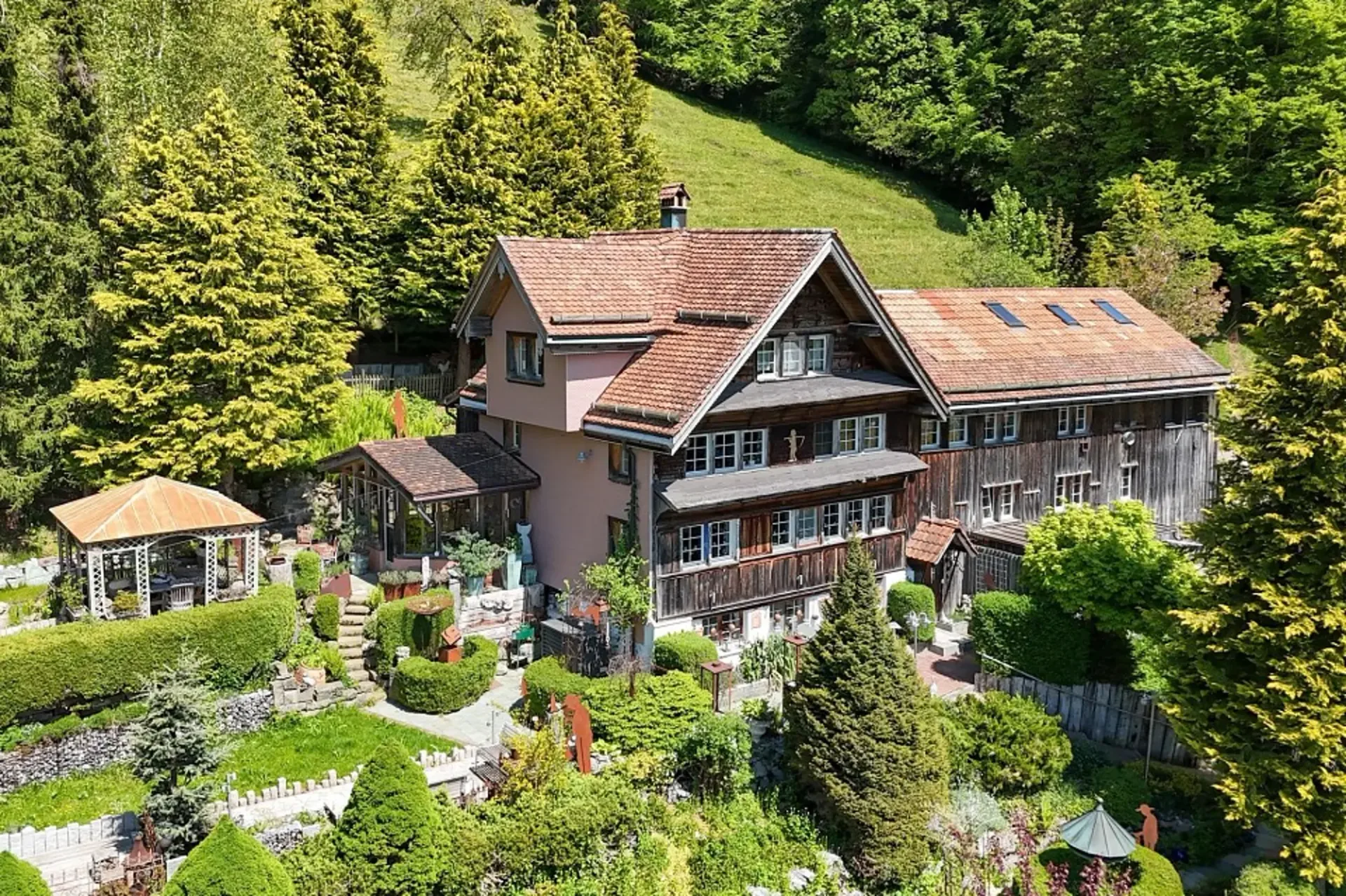 Historisches Toggenburger Bauernhaus in einzigartiger Alleinlage.