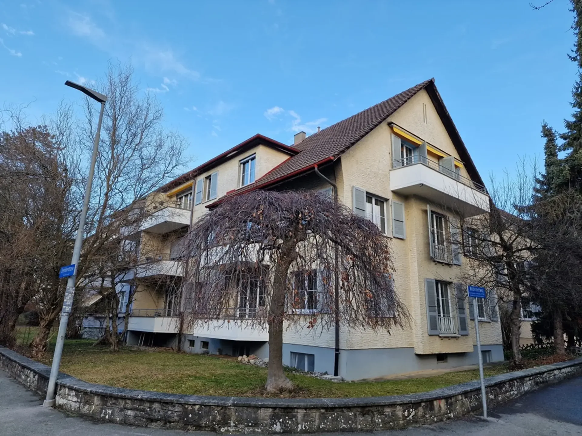 Sanierte 3 1/2-Zimmerwohnung, 1. Stock links