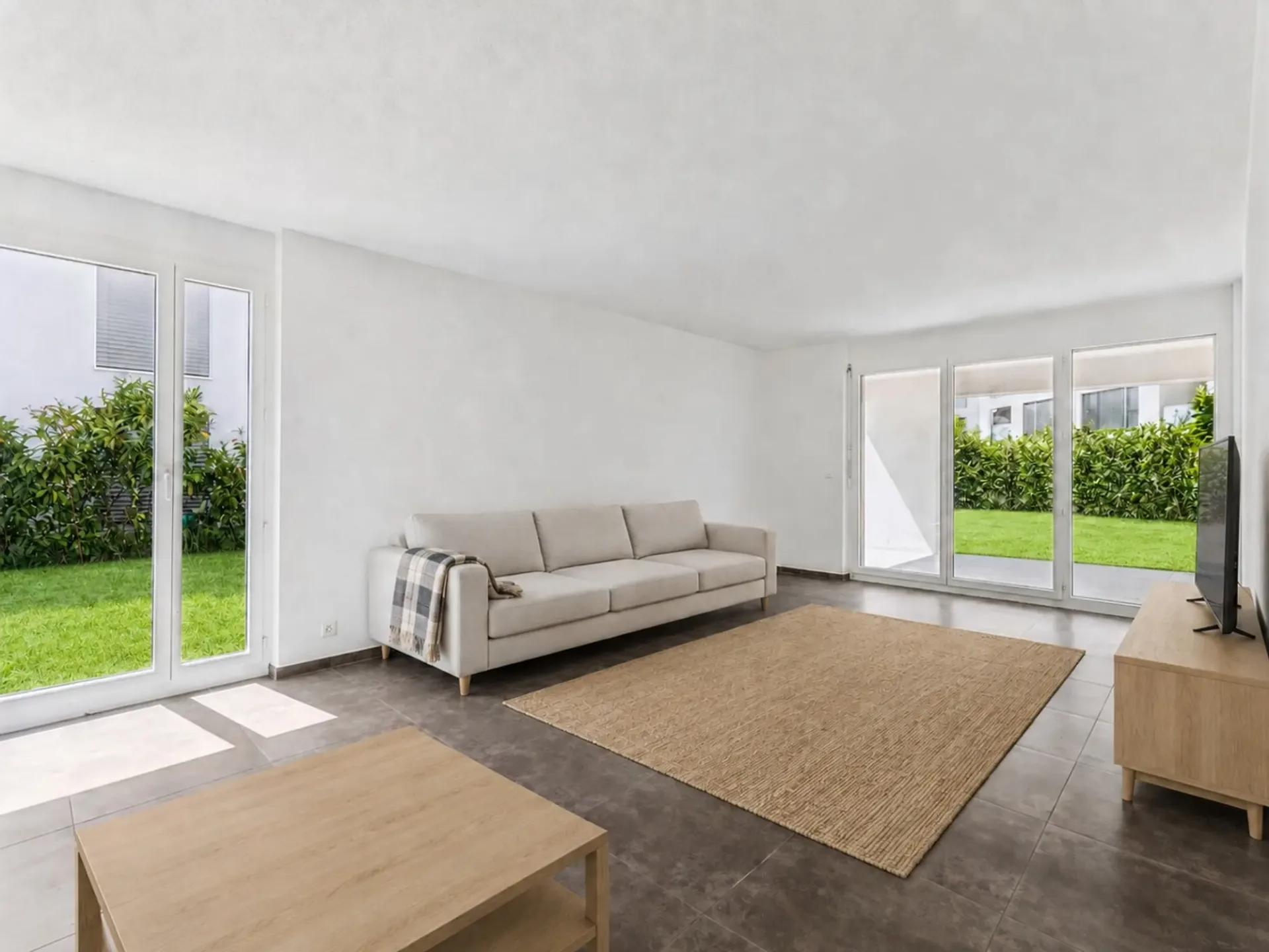 Wohnung 4,5 Zimmer, Terrasse, eigenem Garten und Bahnhof in wenigen Metern