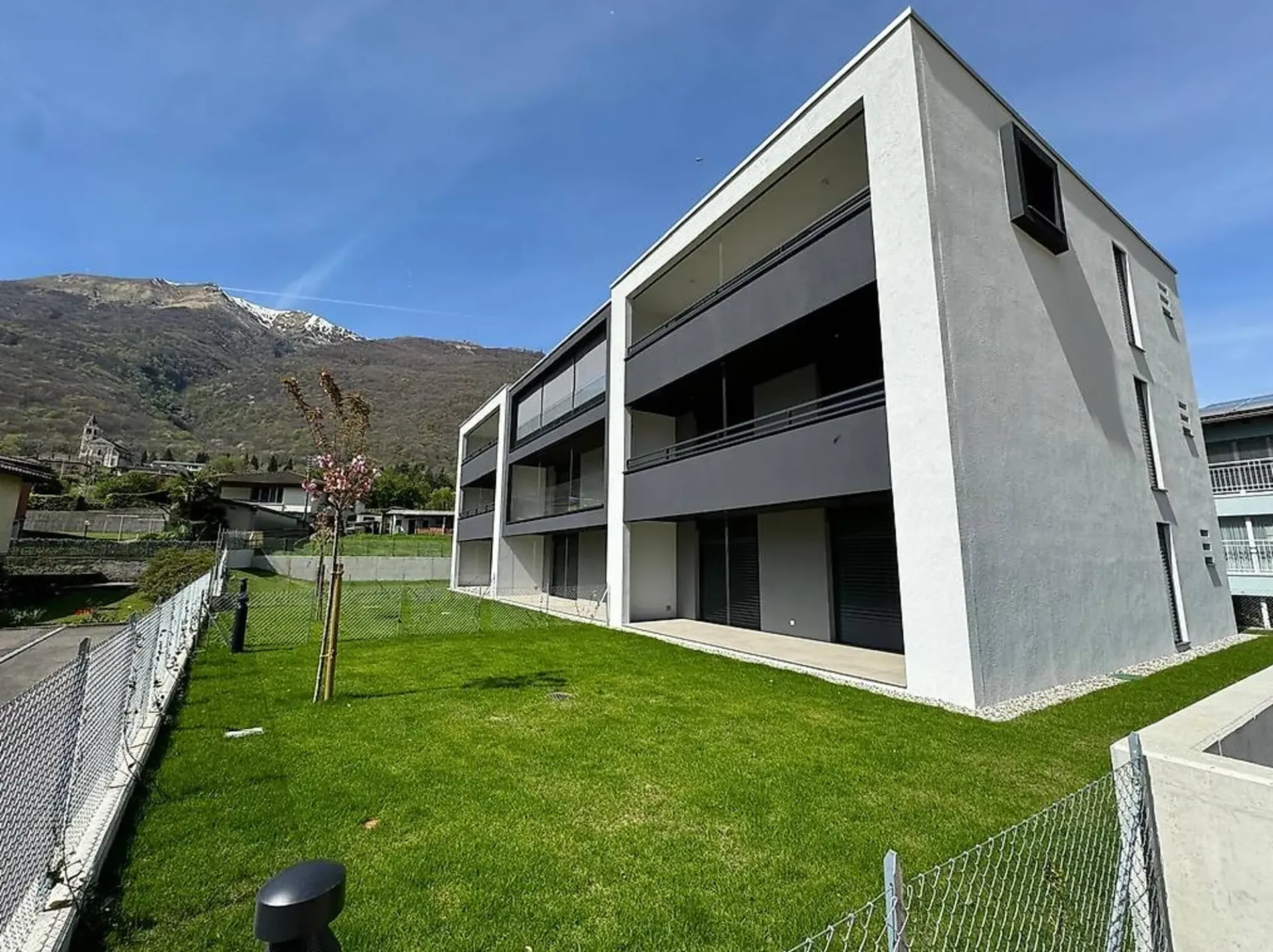 Wohnung in Rivera zu verkaufen, neu gebaut und vermietbar