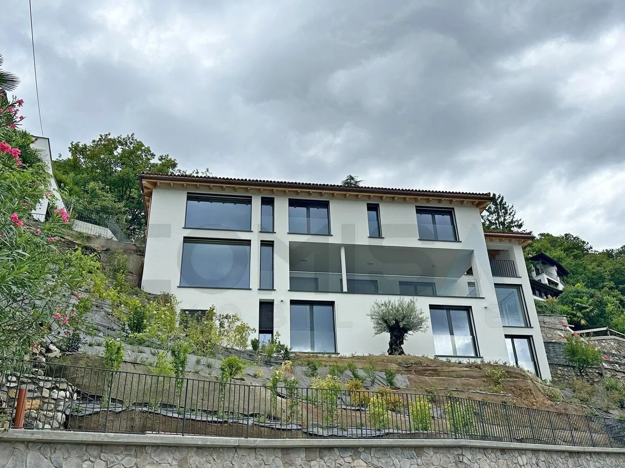 VICO MORCOTE Nuova moderna Villa 7.5 locali vista lago