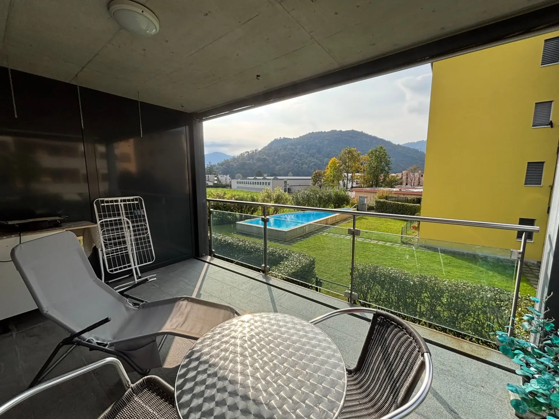 Moderno 1,5/2 locali ammobiliato con terrazzo e piscina