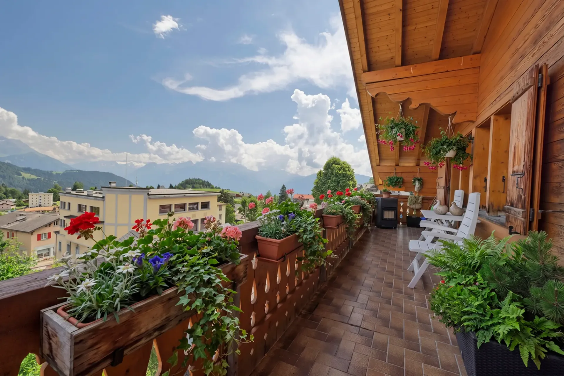 Charmantes Chalet-Wohnung mit Kamin im Zentrum des Dorfes!