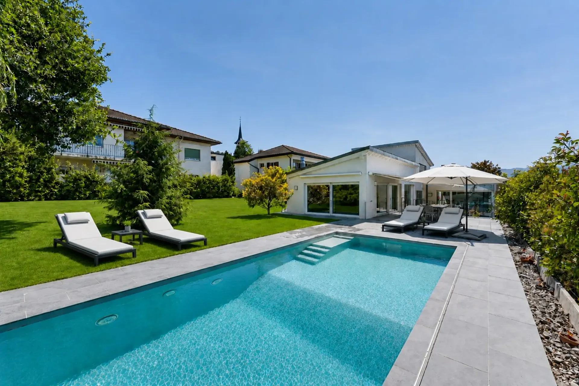 Prachtvolle individuelle Villa mit 7.5 Zimmern im modernen Design