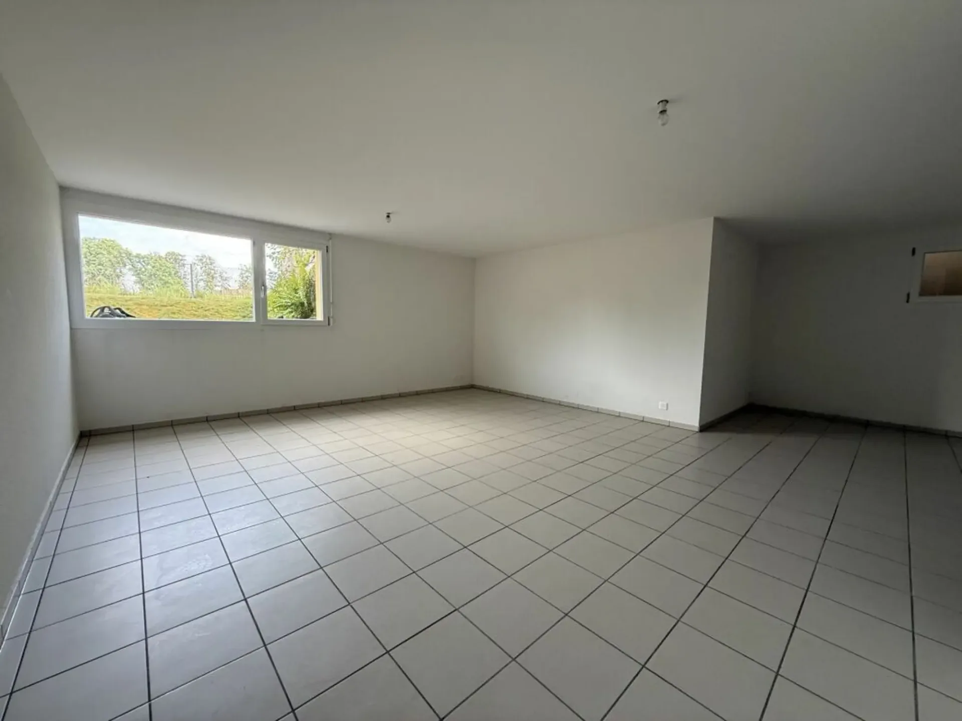 Lokal Depot von 45 m2 in Rossens