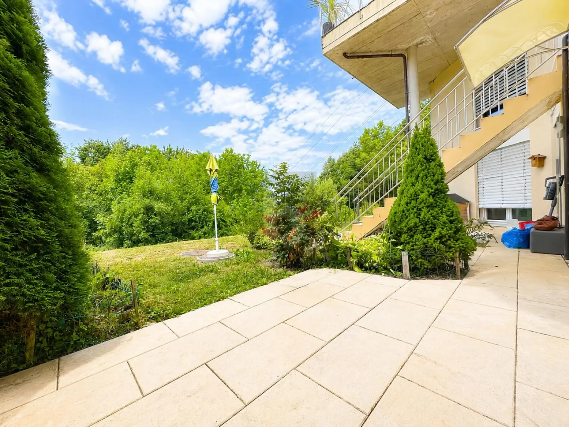 A peaceful living environment between comfort and nature
