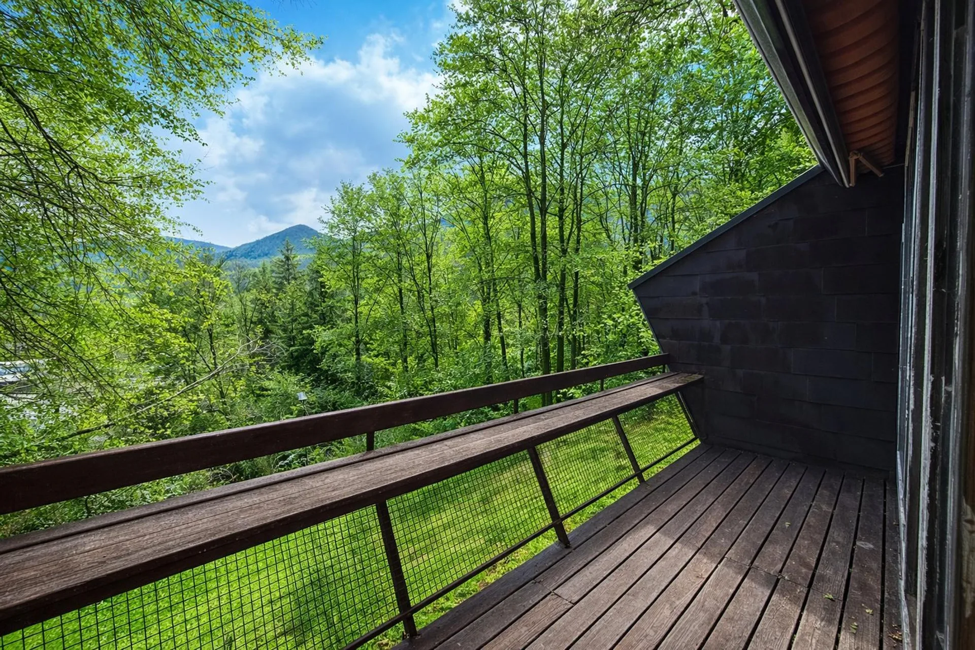 Zweitwohnsitz! Casa nel bosco rinnovata