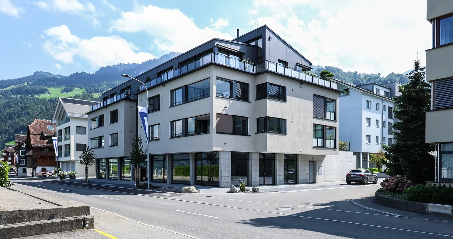 Gewerbelokal (13 m²) mit Schaufenster an der Dorfstrasse in Beckenried