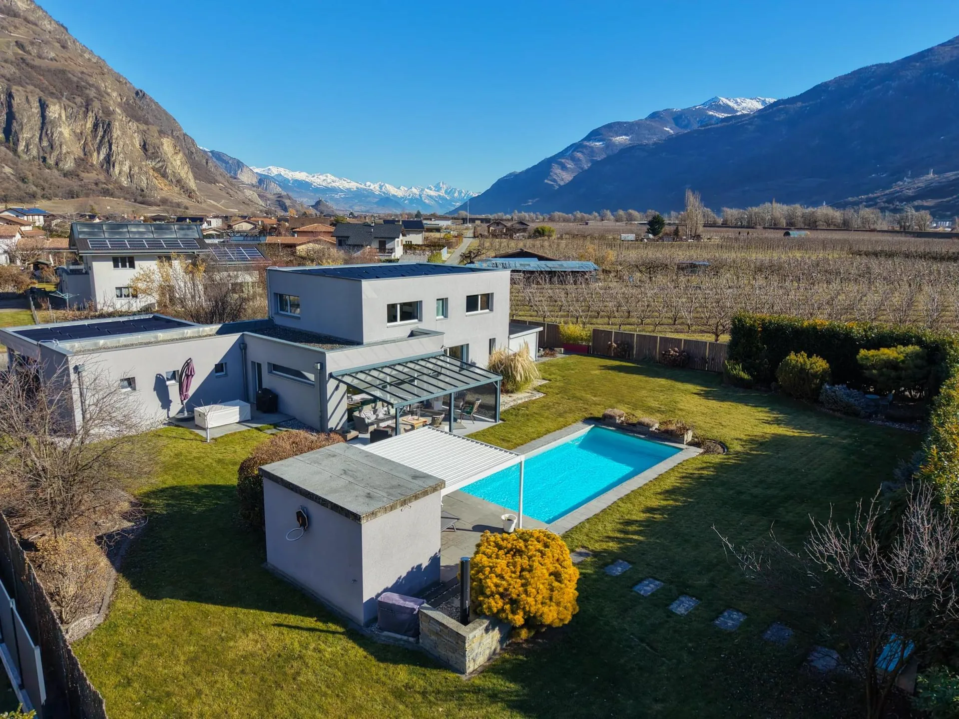 Villa contemporaine avec piscine à Fully !