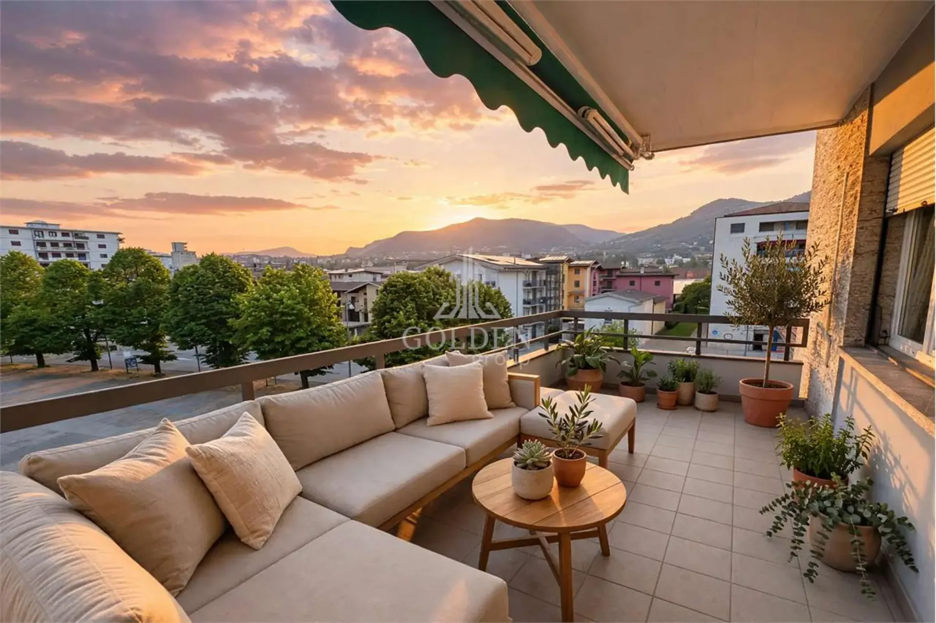 Chiasso - Helles 4.5-Zimmer-Wohnung im 4. Stock mit Doppel-Terrasse