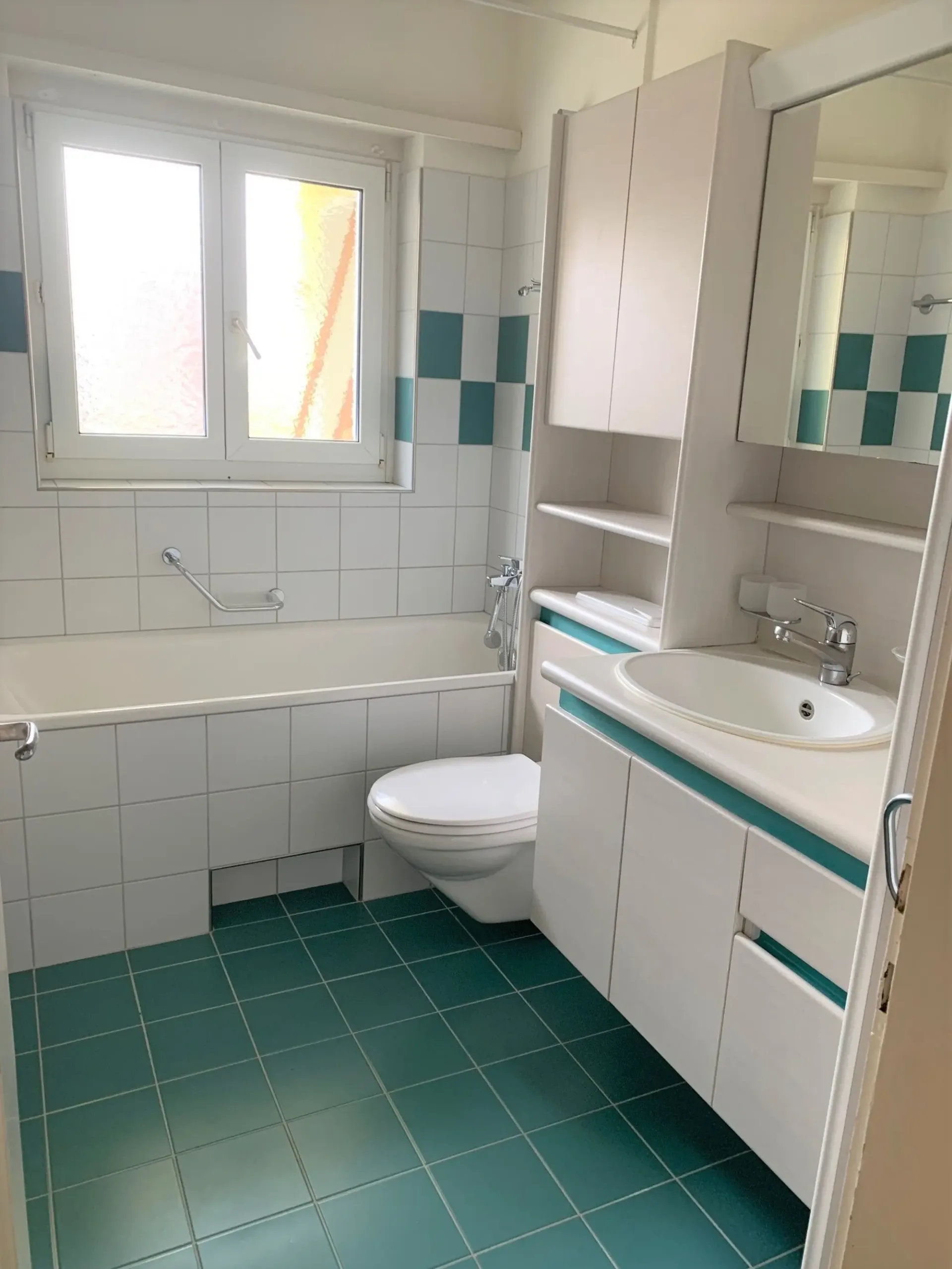 Charmante 3 Zimmer - Wohnung im 3. OG rechts
