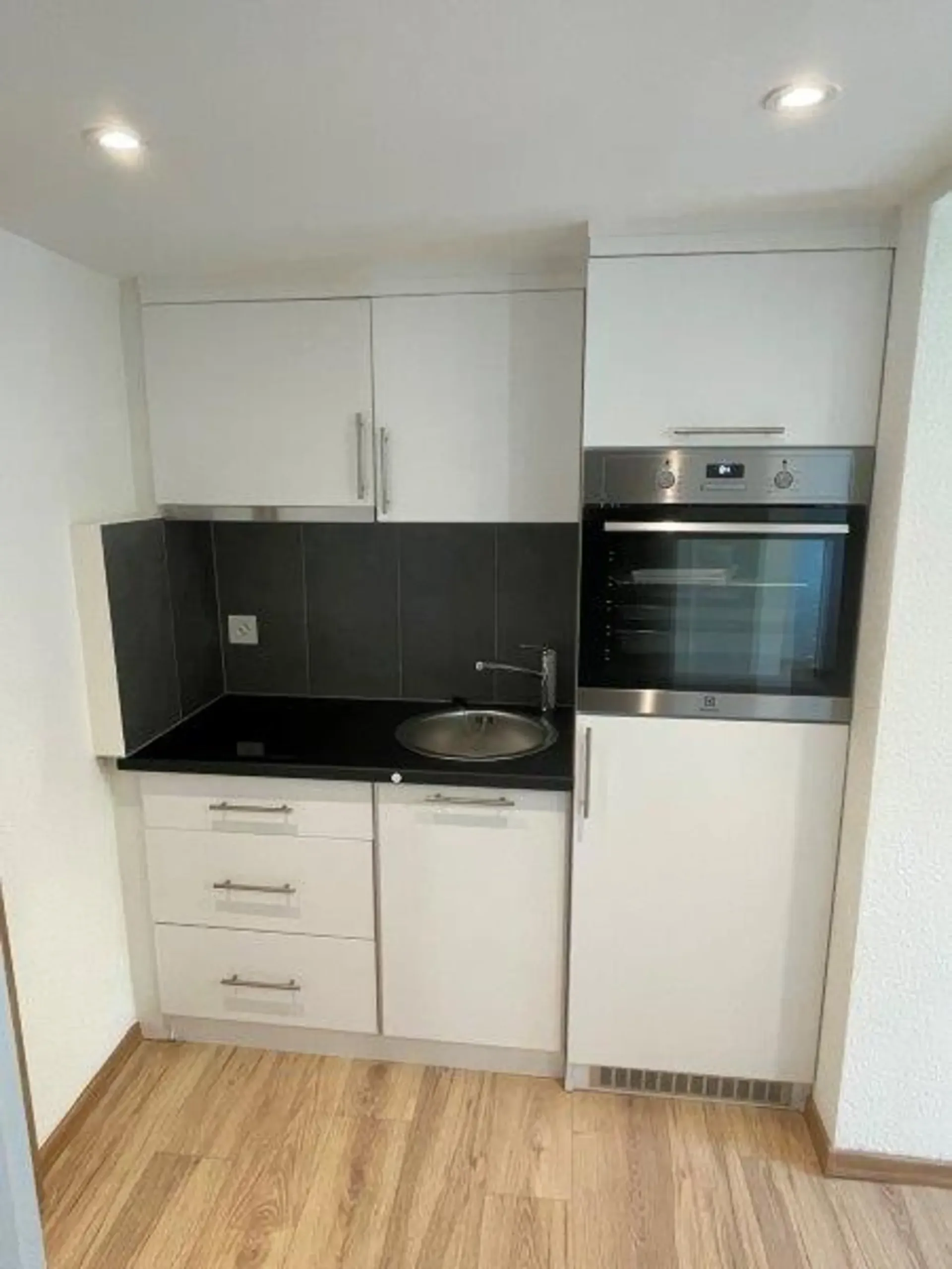 Moderne 1-Zimmer-Wohnung in Seewen SZ mit Bergblick