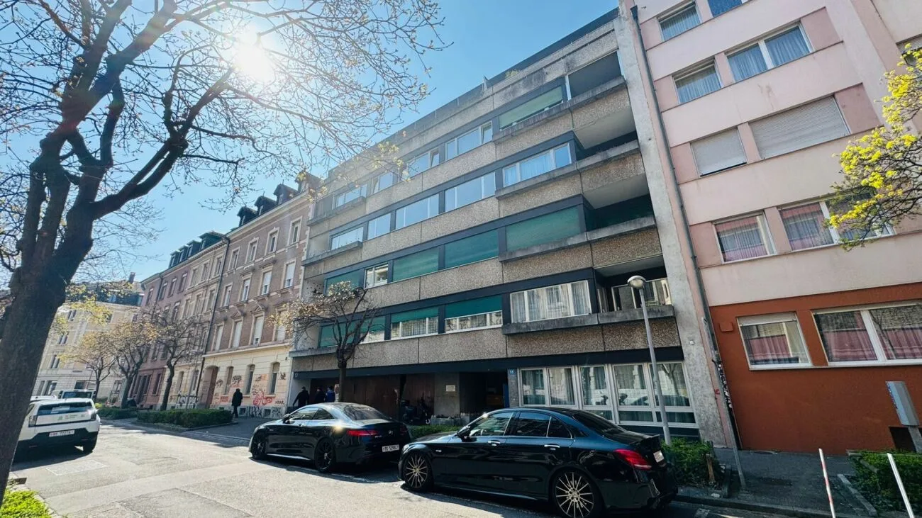 Habitation urbaine avec potentiel - appartement 3.5 pièces avec balcon et loggia dans le quartier Matthäus