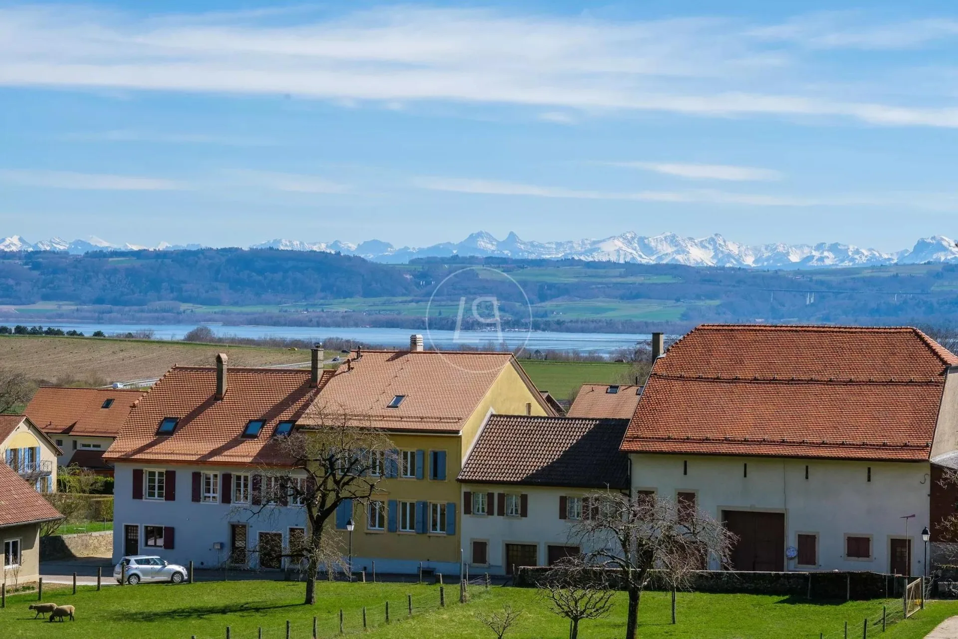 Listed Herrenhaus auf fast einem Hektar Grundstück ? 35 Minuten von Lausanne