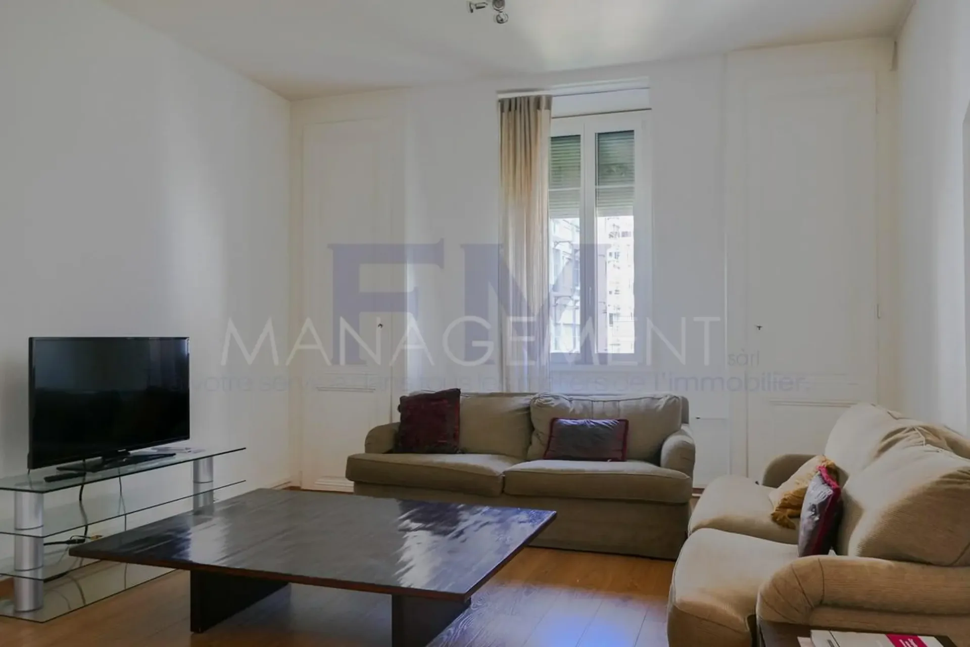 Rue Monnier, 2 möblierte Zimmer, ca. 70 m² im 3. Stock