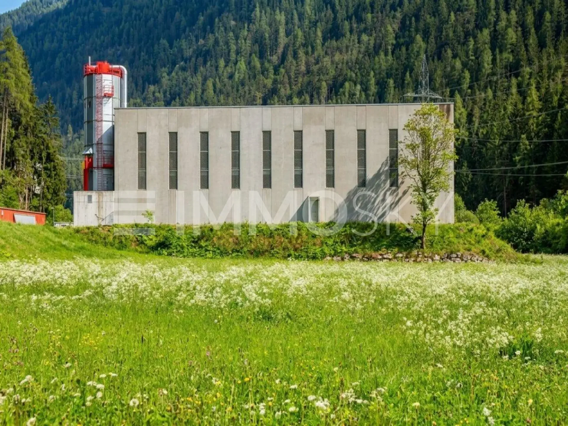 Capannone commerciale pronto per l'occupazione per aziende artigianali